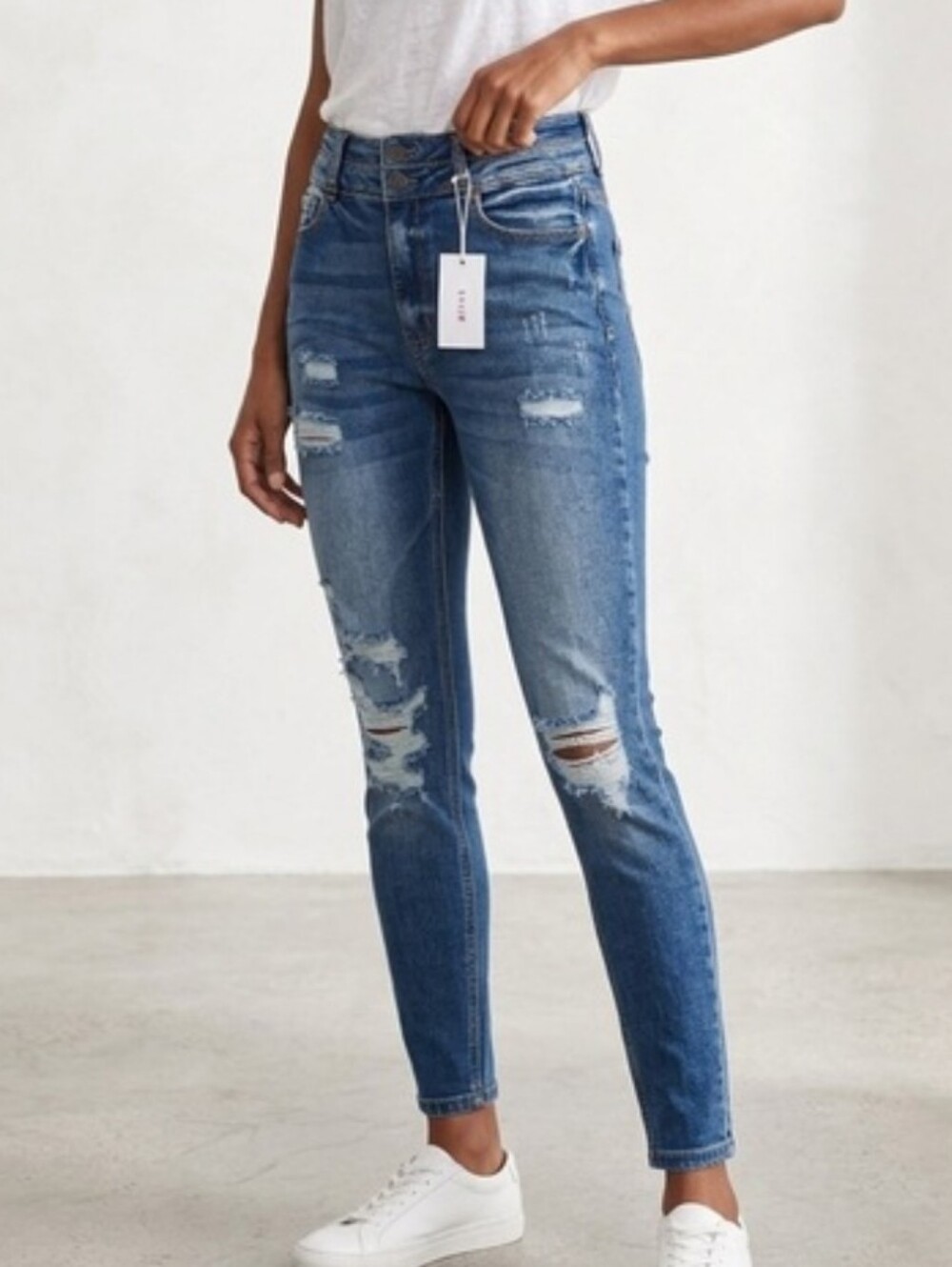 Cello Women's Size 5 Cropped Distressed Stretch Skinny Denim Jeans! NWT